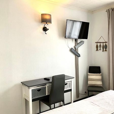 Hotel Lou Marques Сент-Мари-де-ла-Мер Экстерьер фото