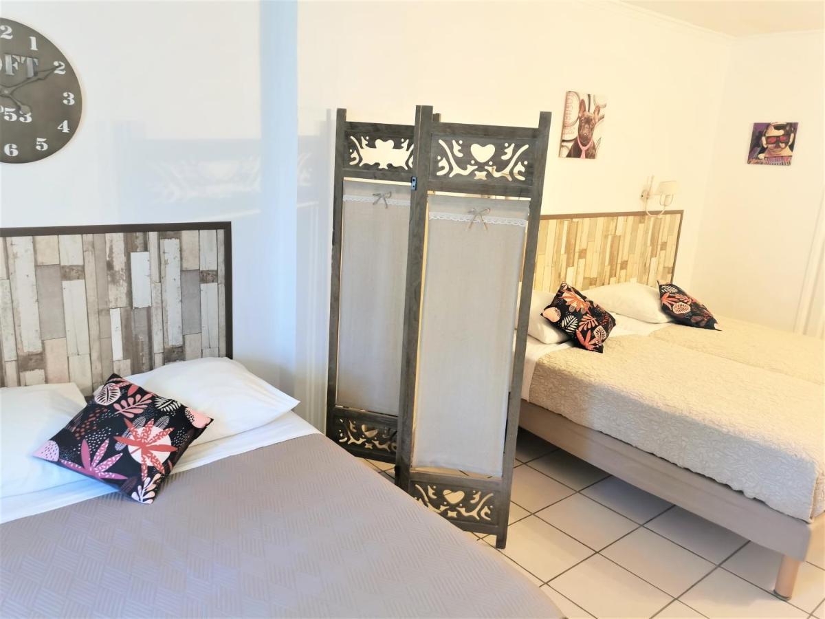 Hotel Lou Marques Сент-Мари-де-ла-Мер Экстерьер фото