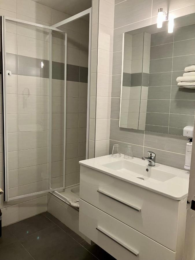 Hotel Lou Marques Сент-Мари-де-ла-Мер Экстерьер фото