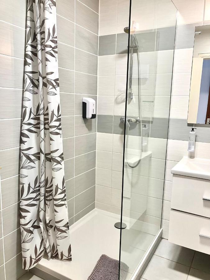 Hotel Lou Marques Сент-Мари-де-ла-Мер Экстерьер фото