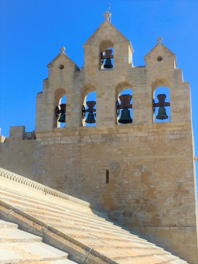 Hotel Lou Marques Сент-Мари-де-ла-Мер Экстерьер фото