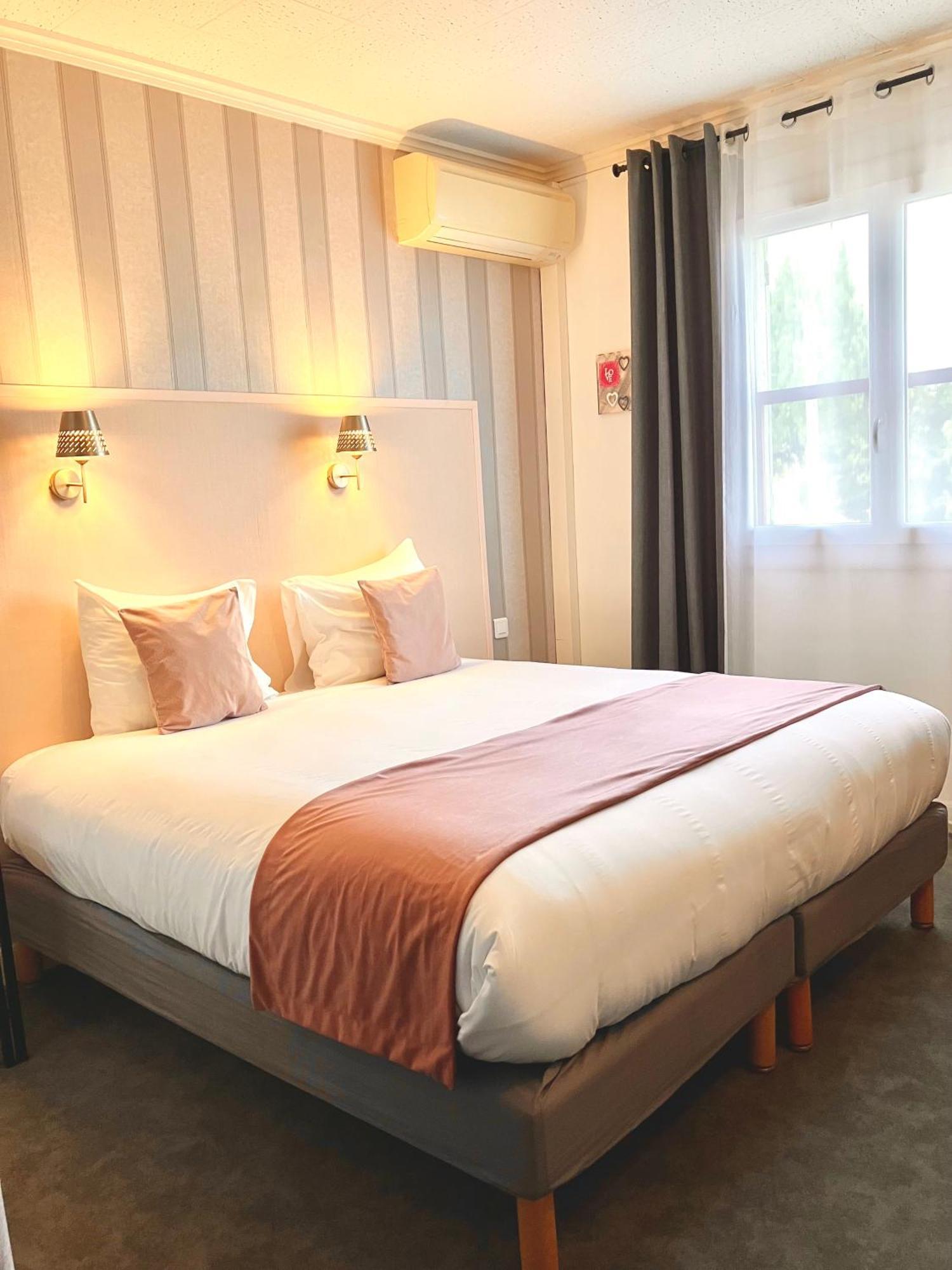 Hotel Lou Marques Сент-Мари-де-ла-Мер Экстерьер фото