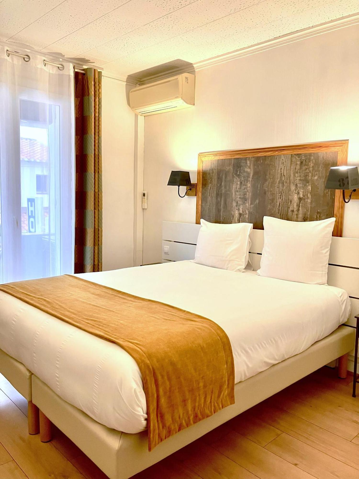 Hotel Lou Marques Сент-Мари-де-ла-Мер Экстерьер фото