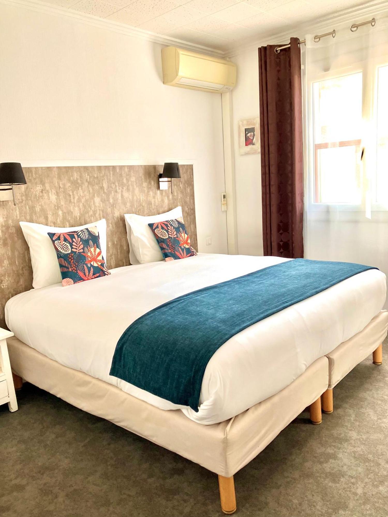 Hotel Lou Marques Сент-Мари-де-ла-Мер Экстерьер фото
