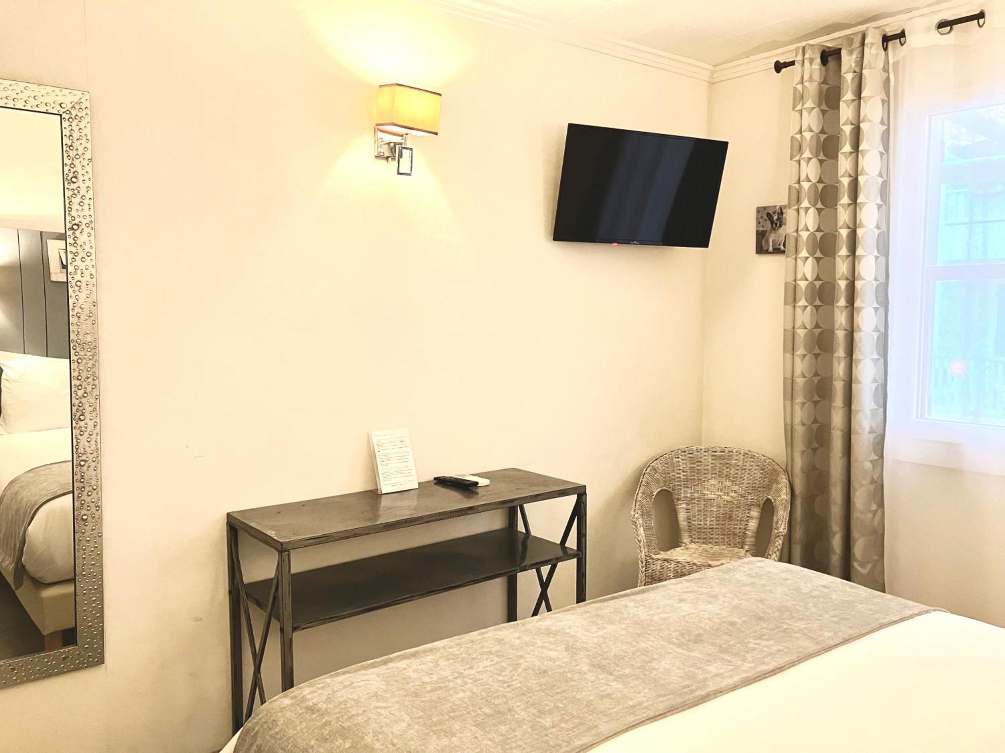 Hotel Lou Marques Сент-Мари-де-ла-Мер Экстерьер фото